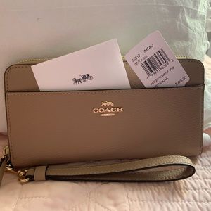 NWT Coach wristlet